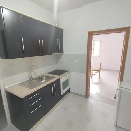 Apartment , Free Parking & Balcony Tirana