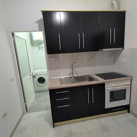 , Free Parking & Balcony * Tirana