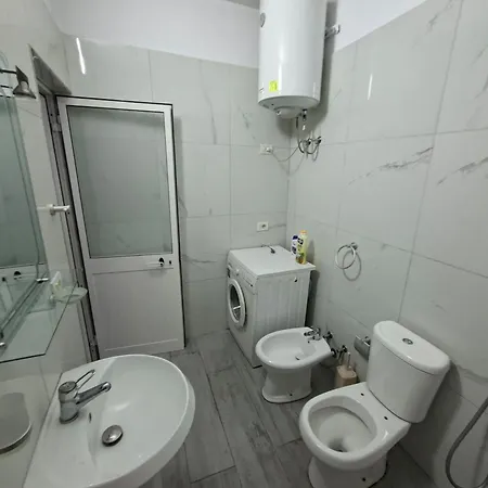 , Free Parking & Balcony Apartament *