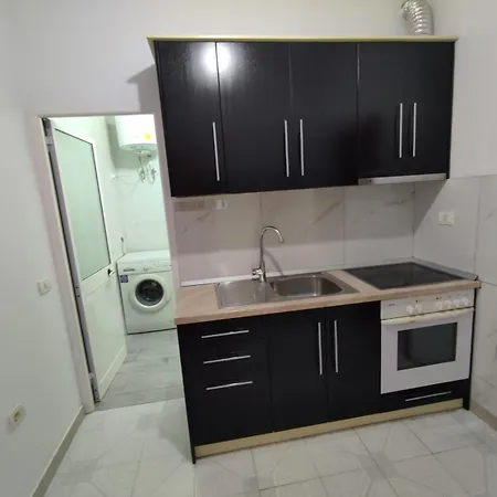, Free Parking & Balcony Apartament *