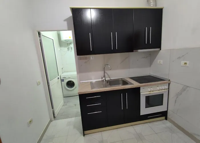 , Free Parking & Balcony * Tirana