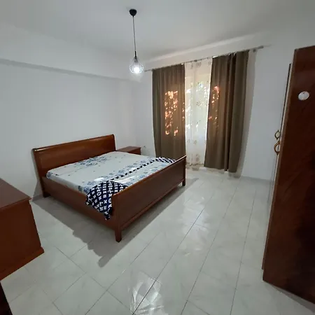 , Free Parking & Balcony * Тирана