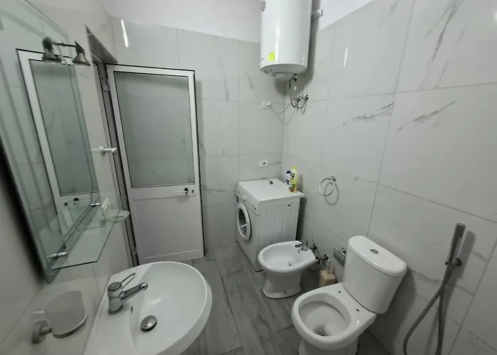 , Free Parking & Balcony Lejlighed *